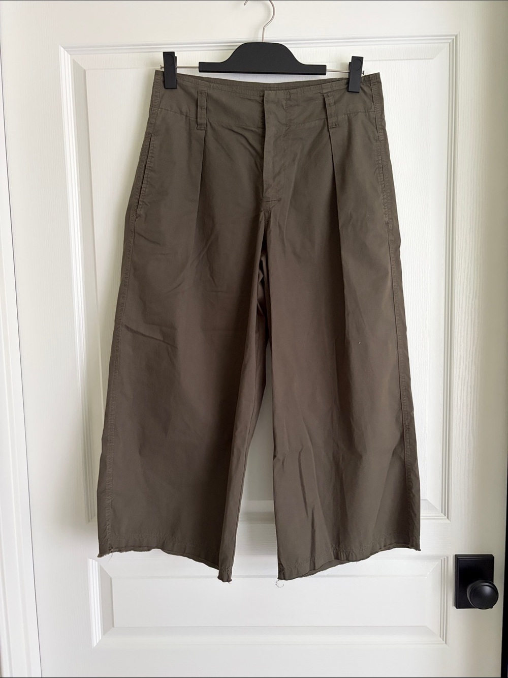 Wide Leg Cropped Pants in Olive